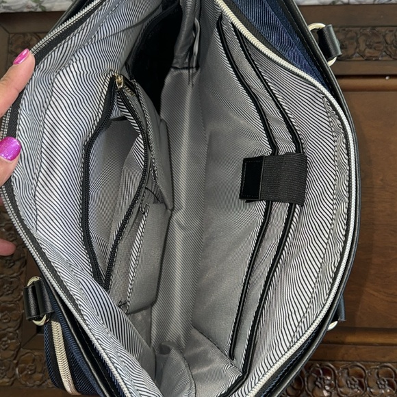 Kenneth Cole Reaction Laptop & Business Tote - Picture 4 of 6